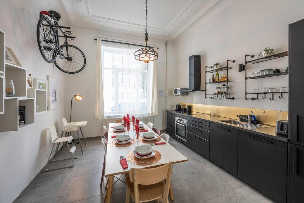 Superb 3 Bedroom & 3 Bathroom Duplex In Brussels City Centre 외부 사진