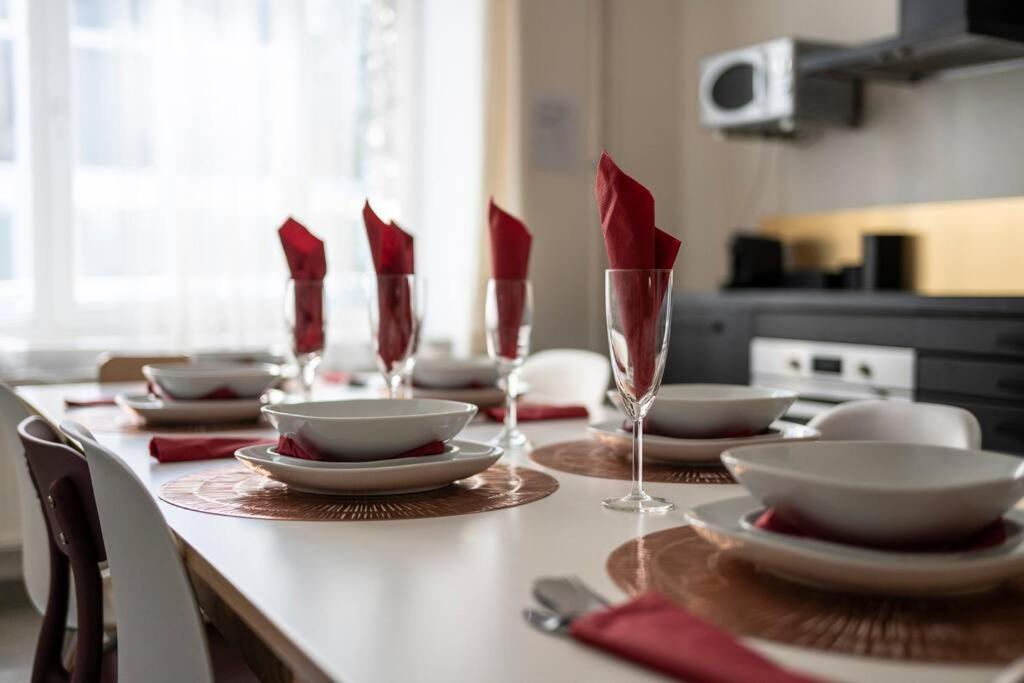 Superb 3 Bedroom & 3 Bathroom Duplex In Brussels City Centre 외부 사진